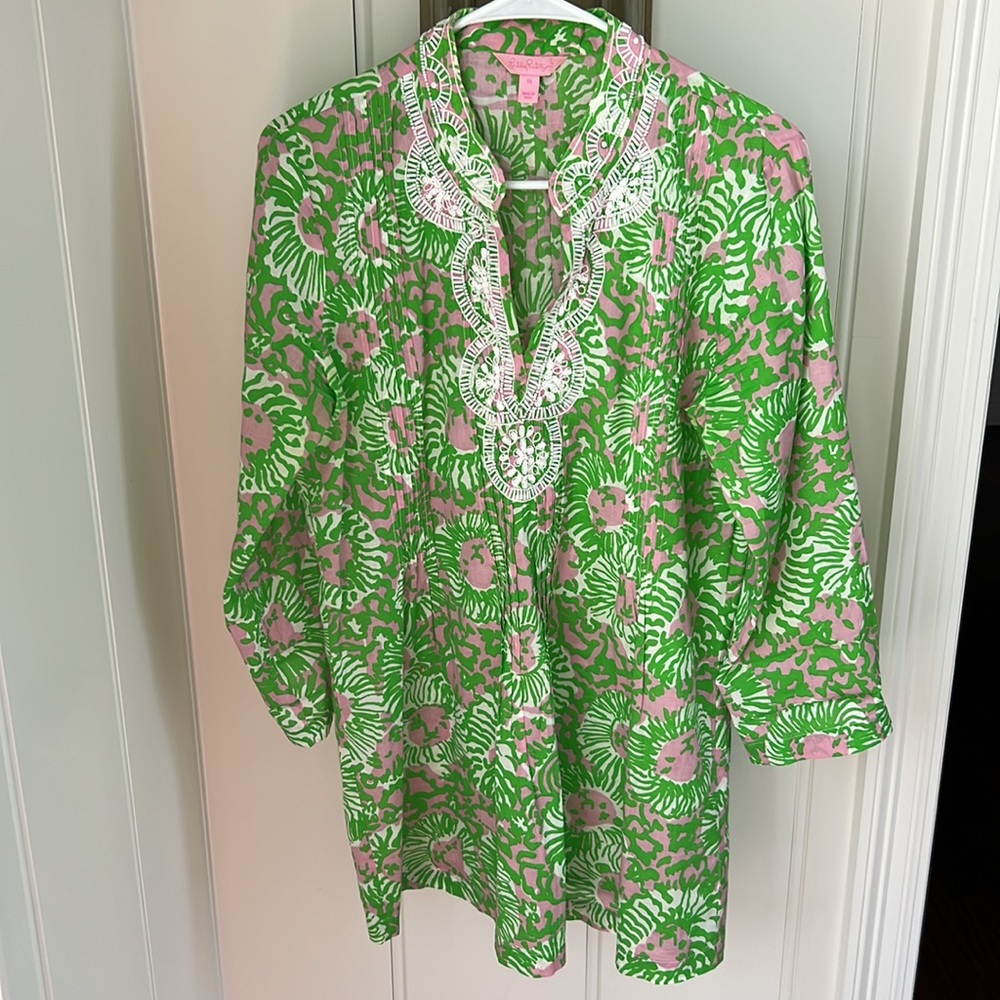 Lilly Pulitzer Size Medium Sarasota Pink and Green Tunic Beaded